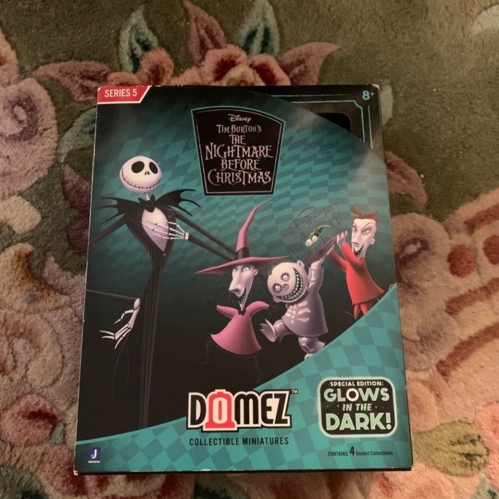 Domez The Nightmare Before Christmas Glow in the Dark Mini Figurine Set ✨